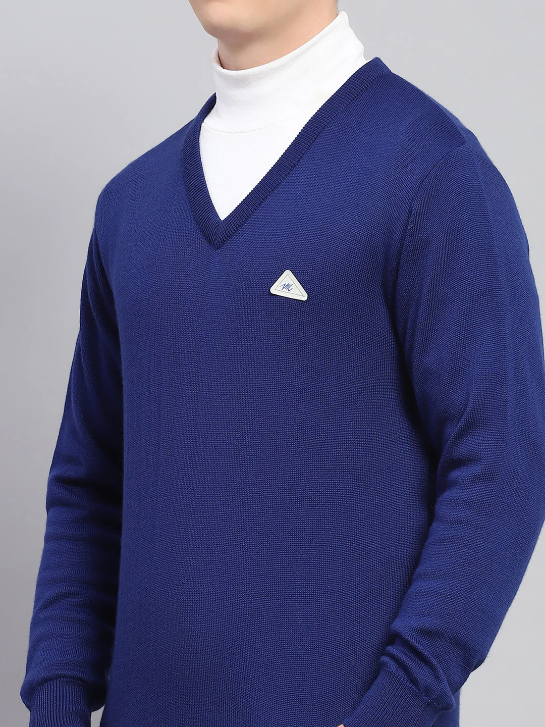 Men Blue Solid V Neck Full Sleeve Pullover - Image 6