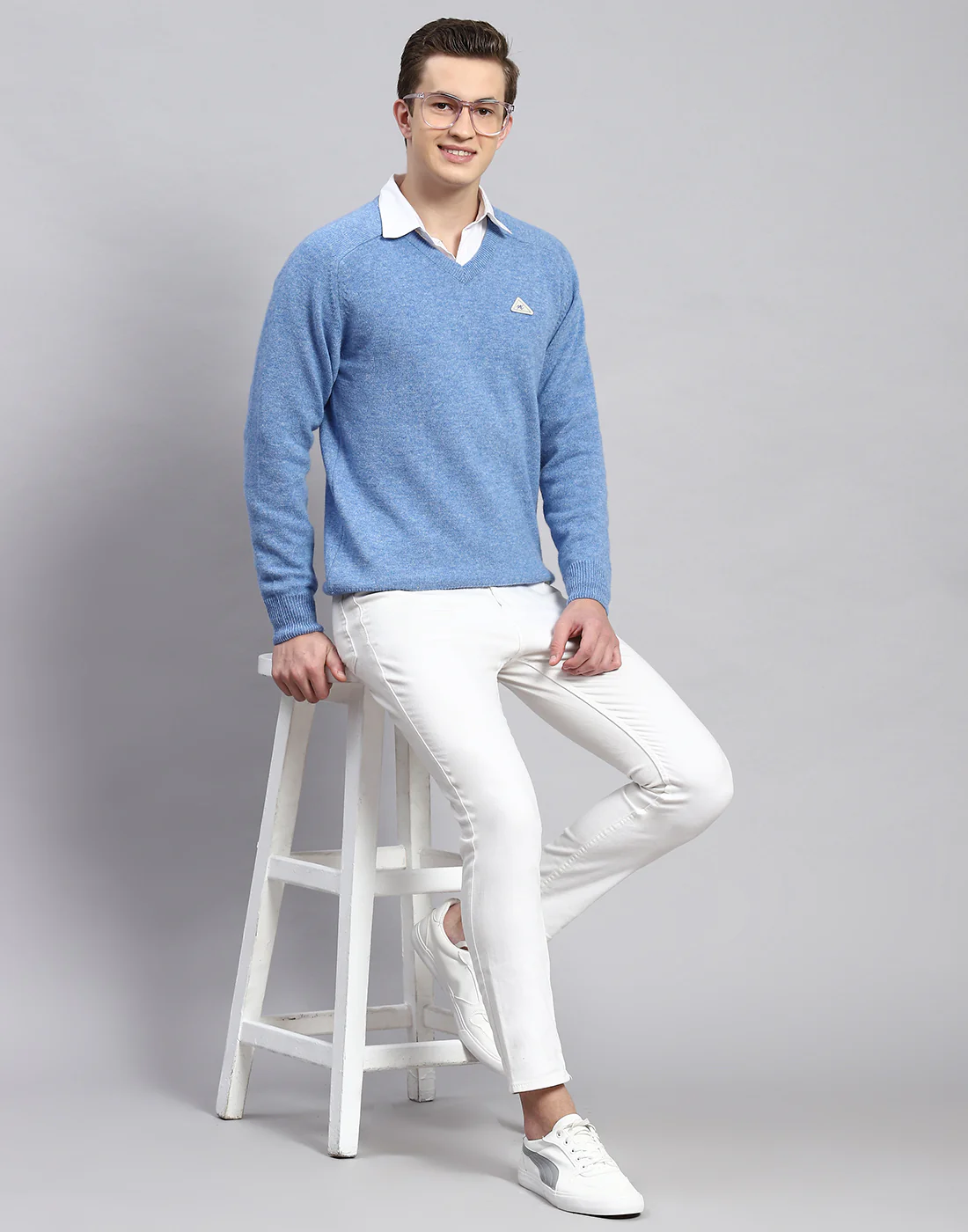 Men Blue Solid V Neck Full Sleeve Pullover - Image 2