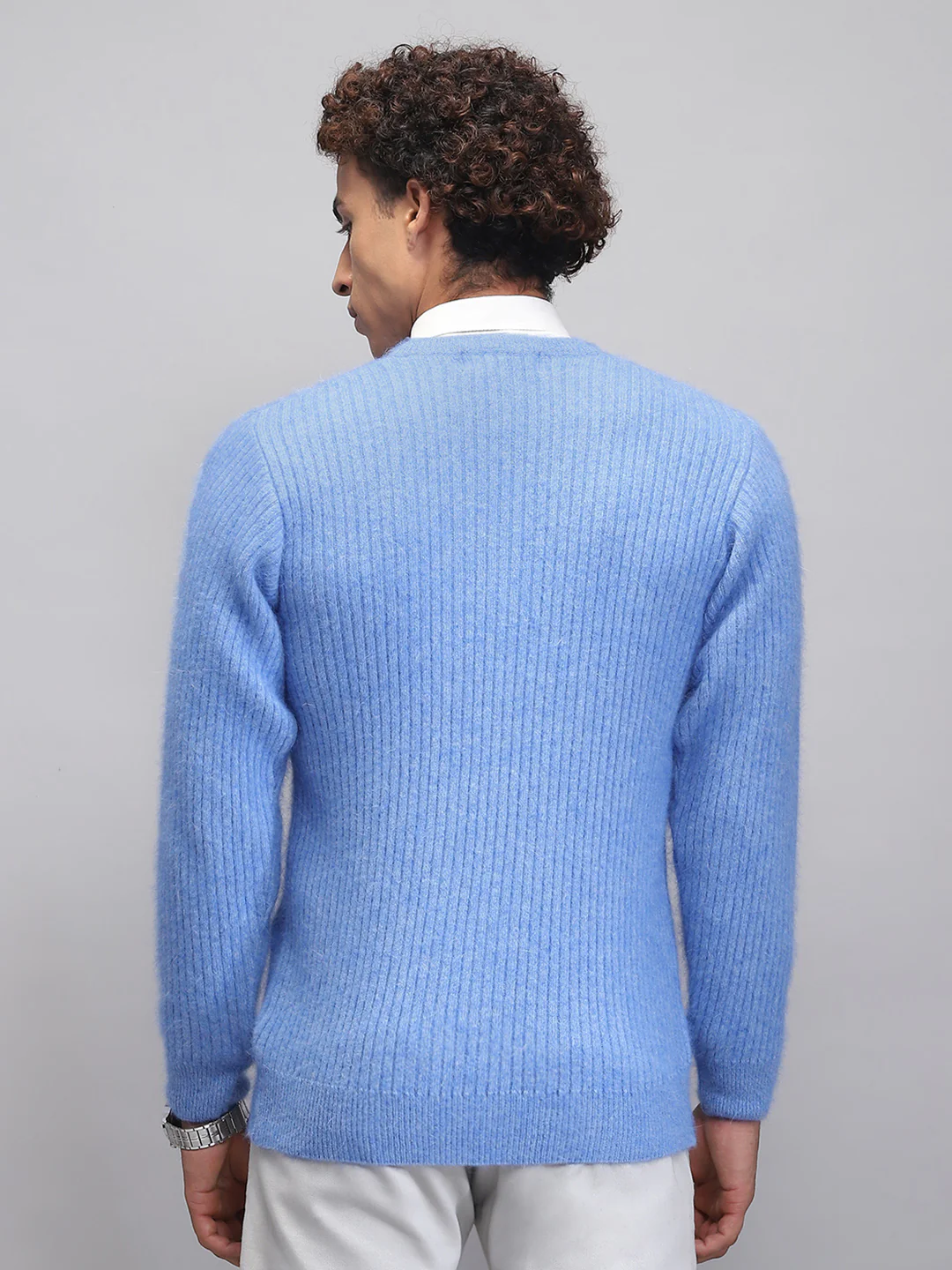 Men Blue Solid V Neck Full Sleeve Pullover - Image 5