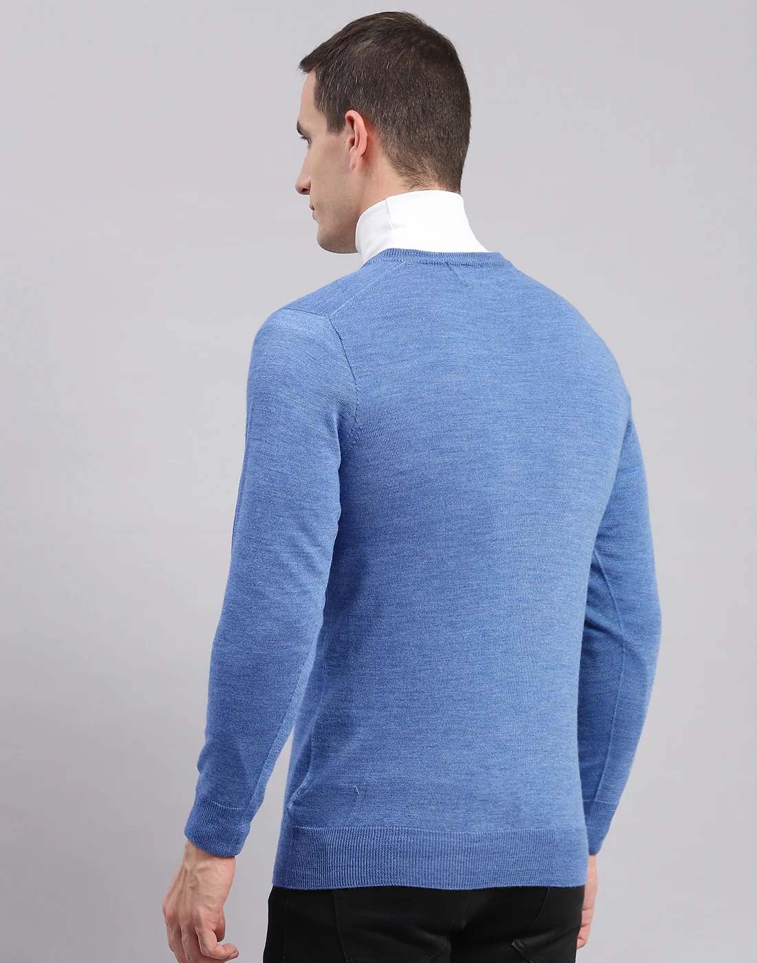 Men Blue Solid V Neck Full Sleeve Pullover - Image 4