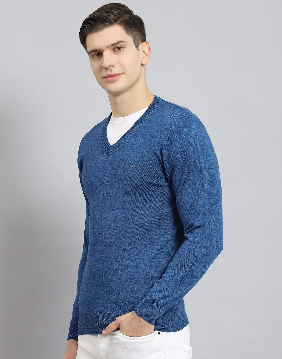 Men Blue Solid V Neck Full Sleeve Pullover - Image 4