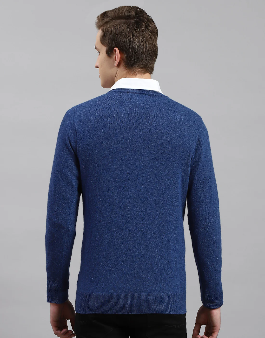 Men Blue Solid V Neck Full Sleeve Pullover - Image 5