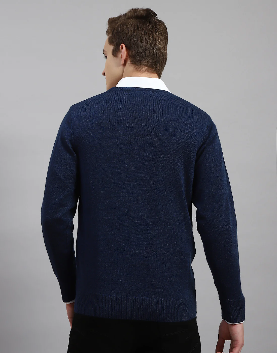 Men Blue Solid V Neck Full Sleeve Pullover - Image 5