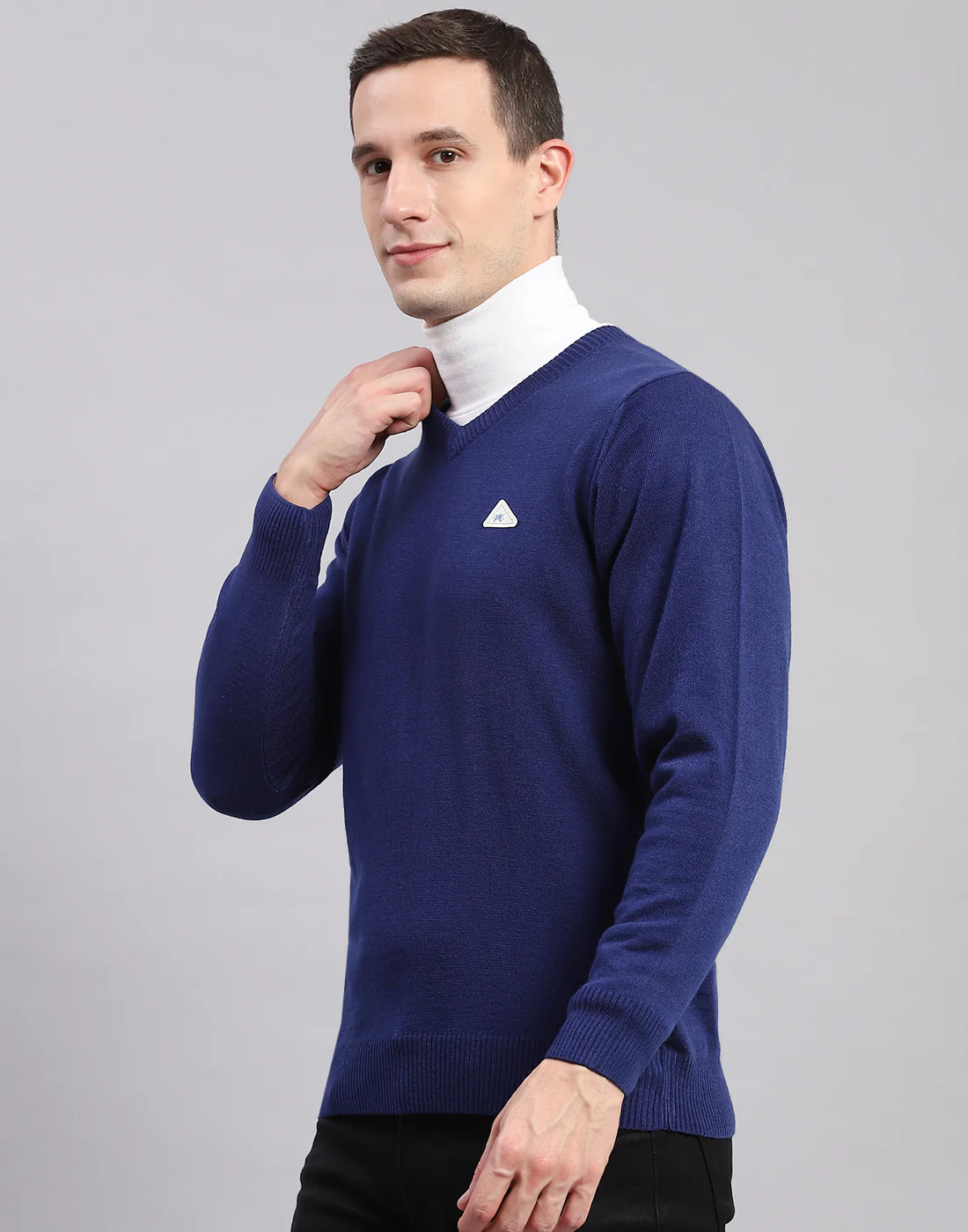 Men Blue Solid V Neck Full Sleeve Pullover - Image 3