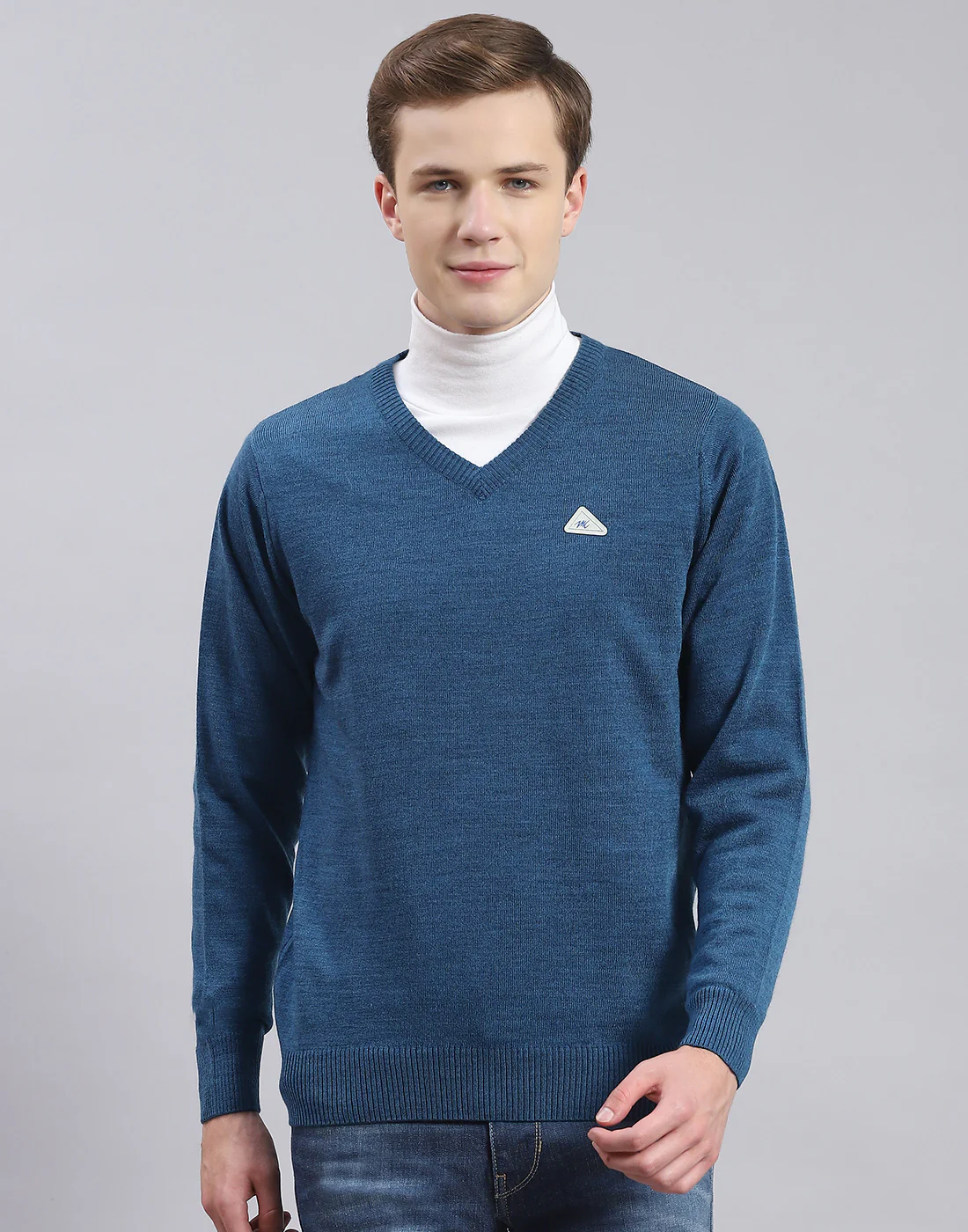 Men Blue Solid V Neck Full Sleeve Pullover - Image 4