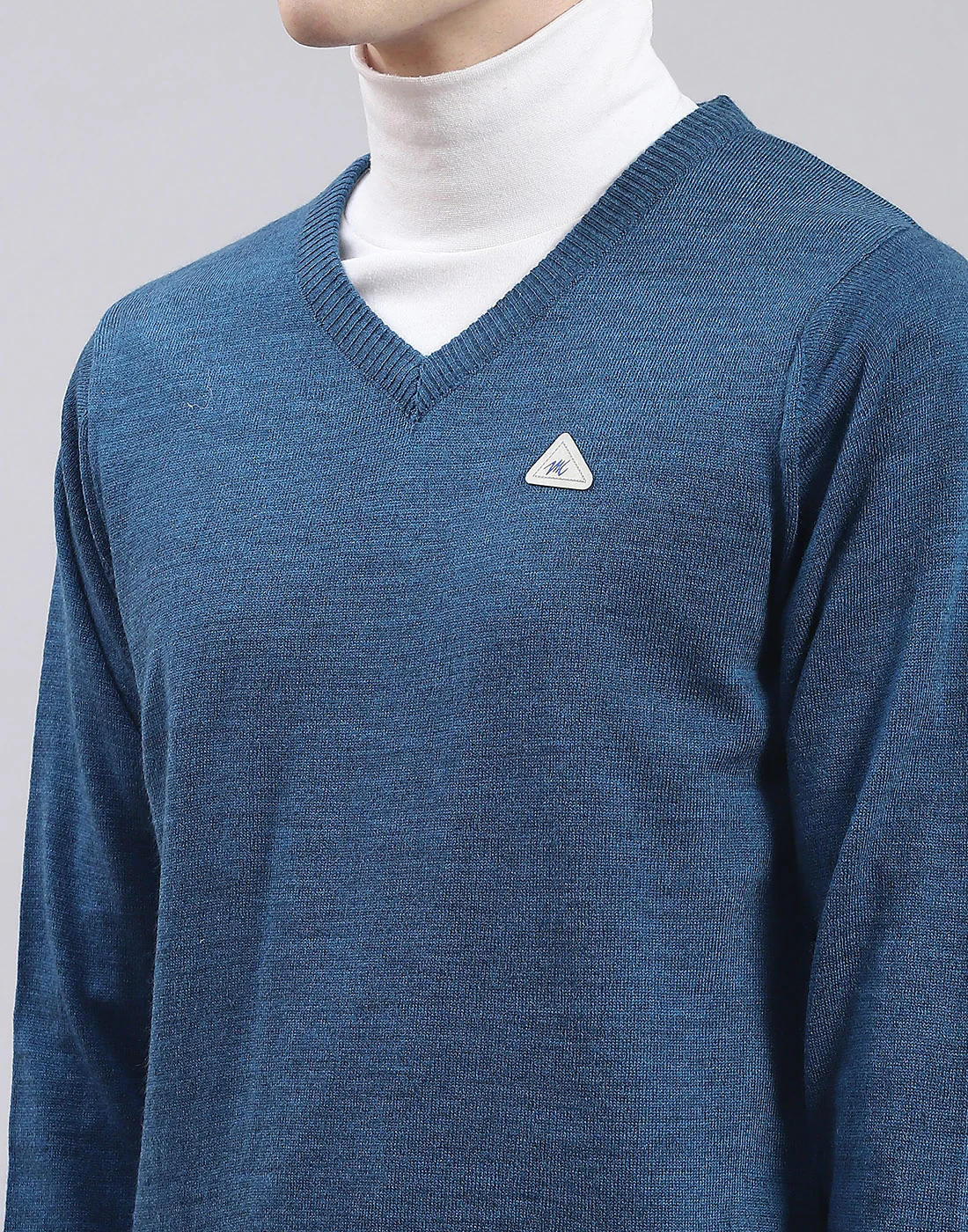 Men Blue Solid V Neck Full Sleeve Pullover - Image 7