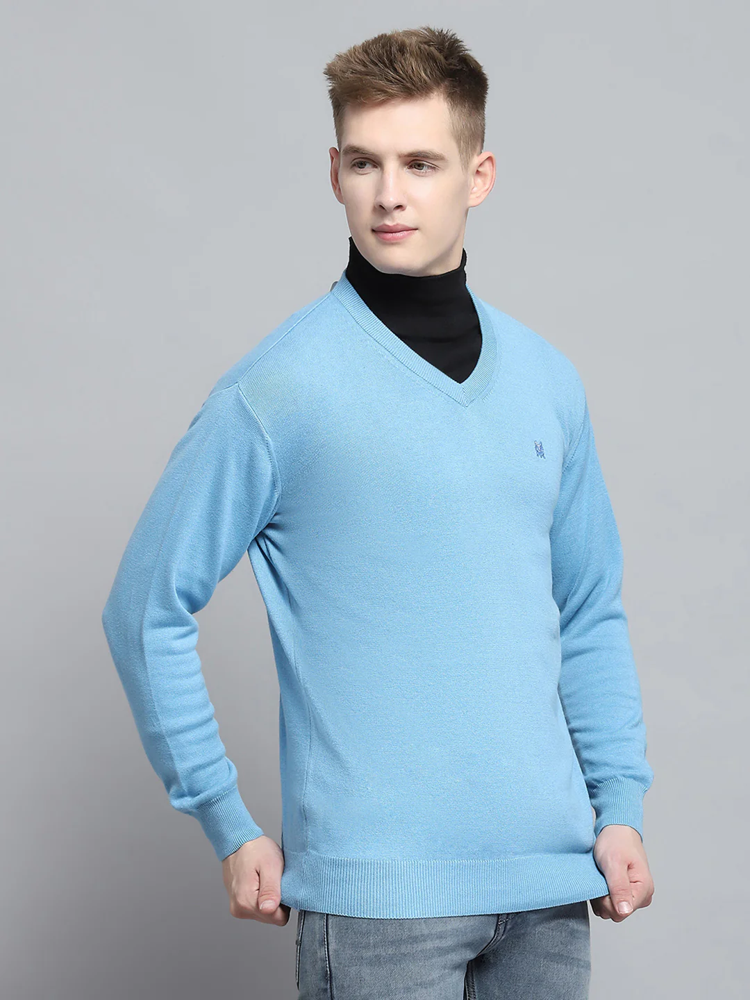 Men Blue Solid V Neck Full Sleeve Pullover - Image 4