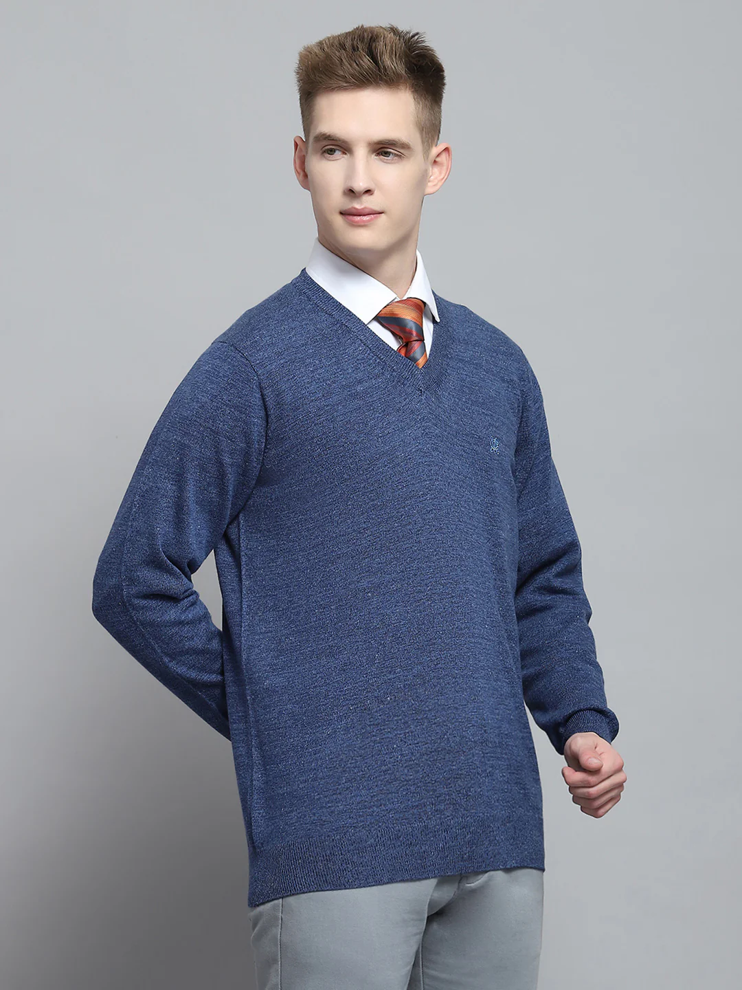 Men Blue Solid V Neck Full Sleeve Pullover - Image 4