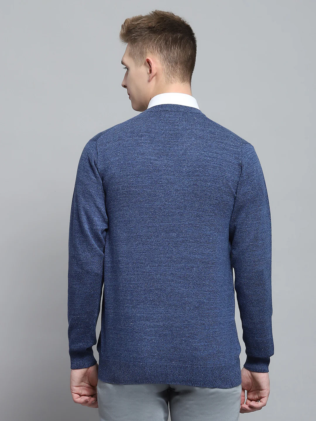 Men Blue Solid V Neck Full Sleeve Pullover - Image 5
