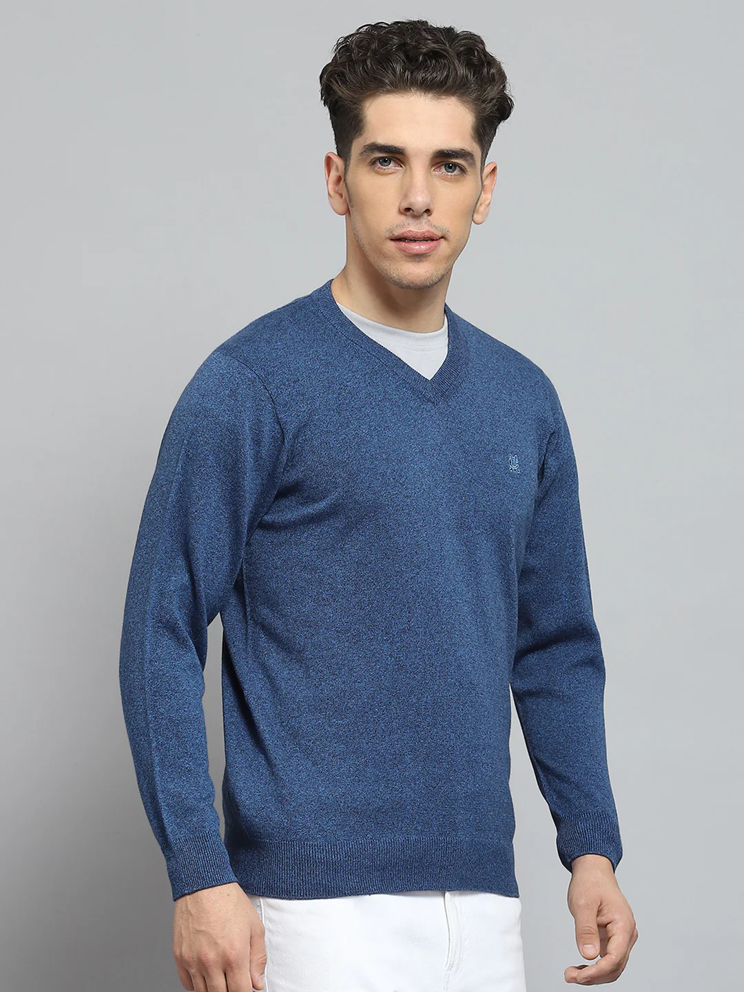 Men Blue Solid V Neck Full Sleeve Pullover - Image 4
