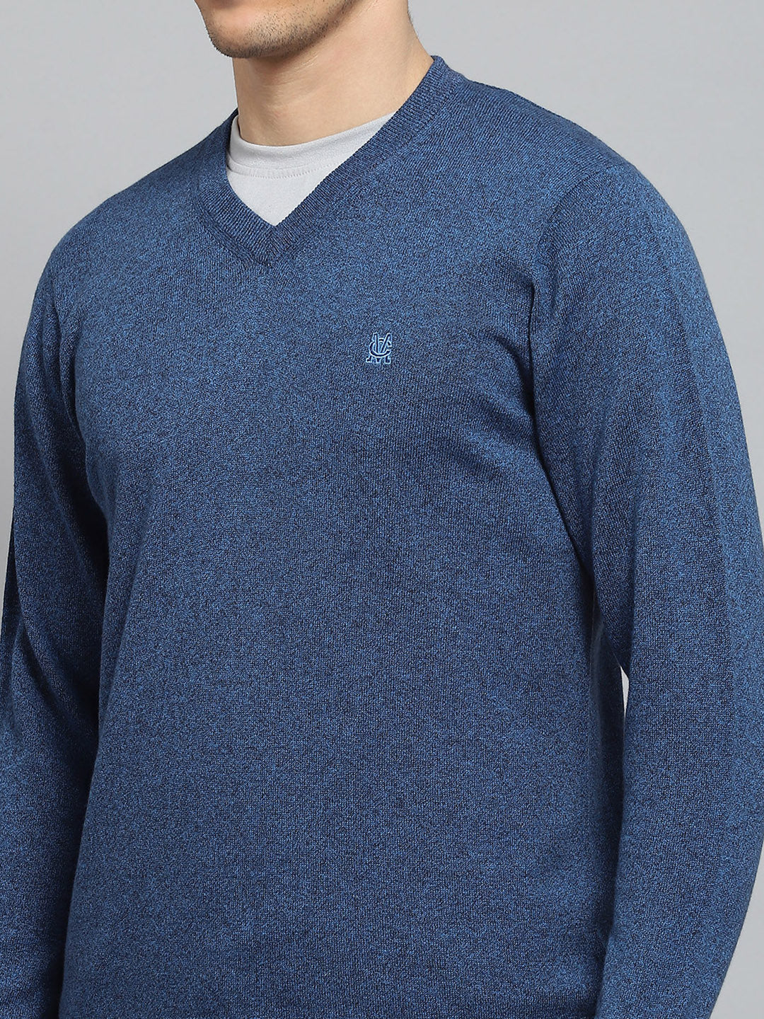 Men Blue Solid V Neck Full Sleeve Pullover - Image 6
