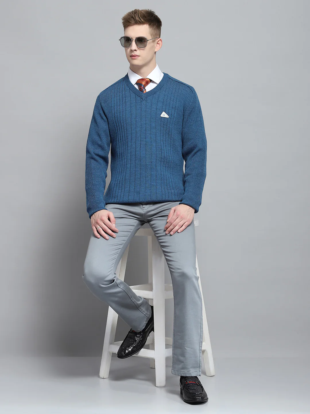 Men Blue Solid V Neck Full Sleeve Pullover - Image 2