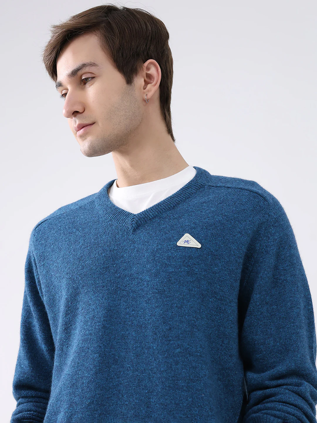 Men Blue Solid V Neck Full Sleeve Pullover - Image 7