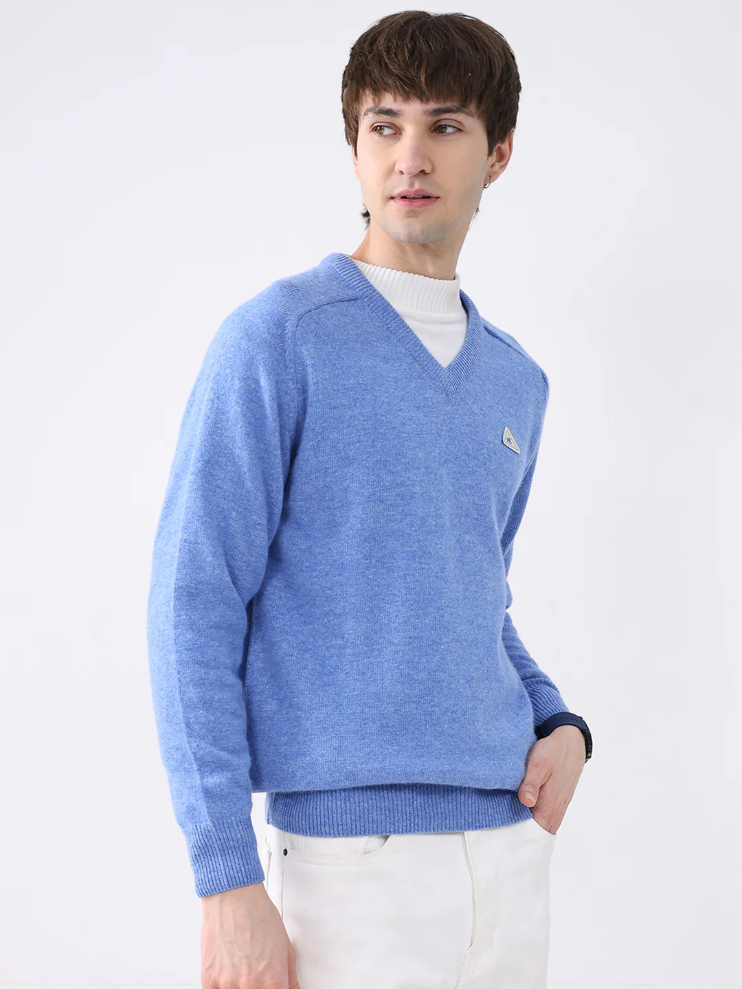 Men Blue Solid V Neck Full Sleeve Pullover - Image 4