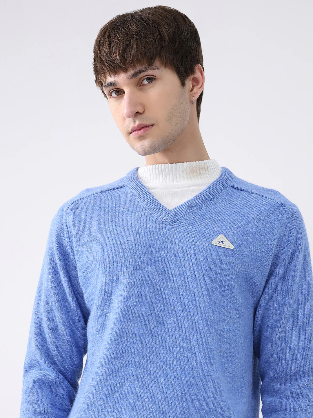 Men Blue Solid V Neck Full Sleeve Pullover - Image 6