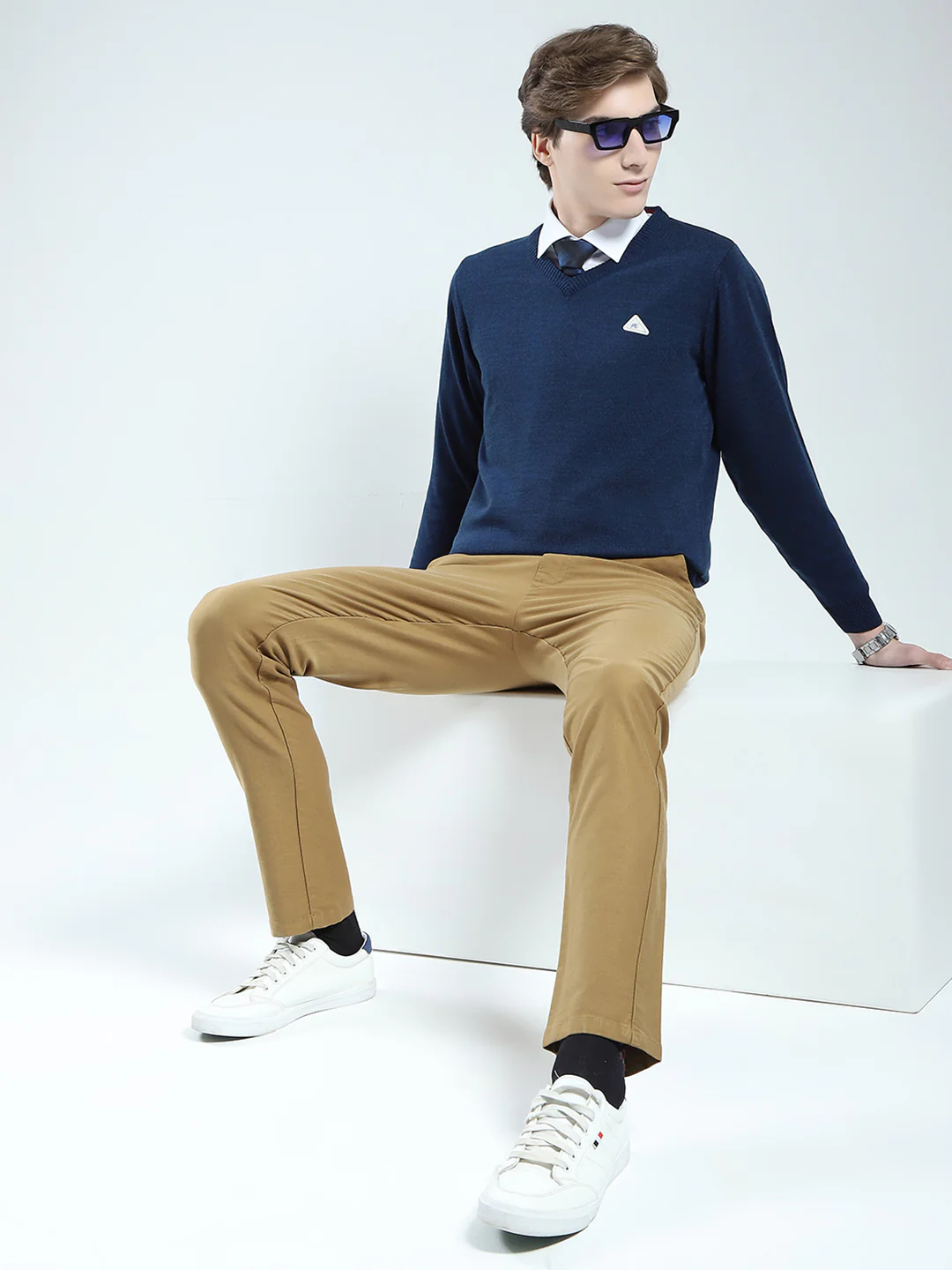 Men Blue Solid V Neck Full Sleeve Pullover - Image 2