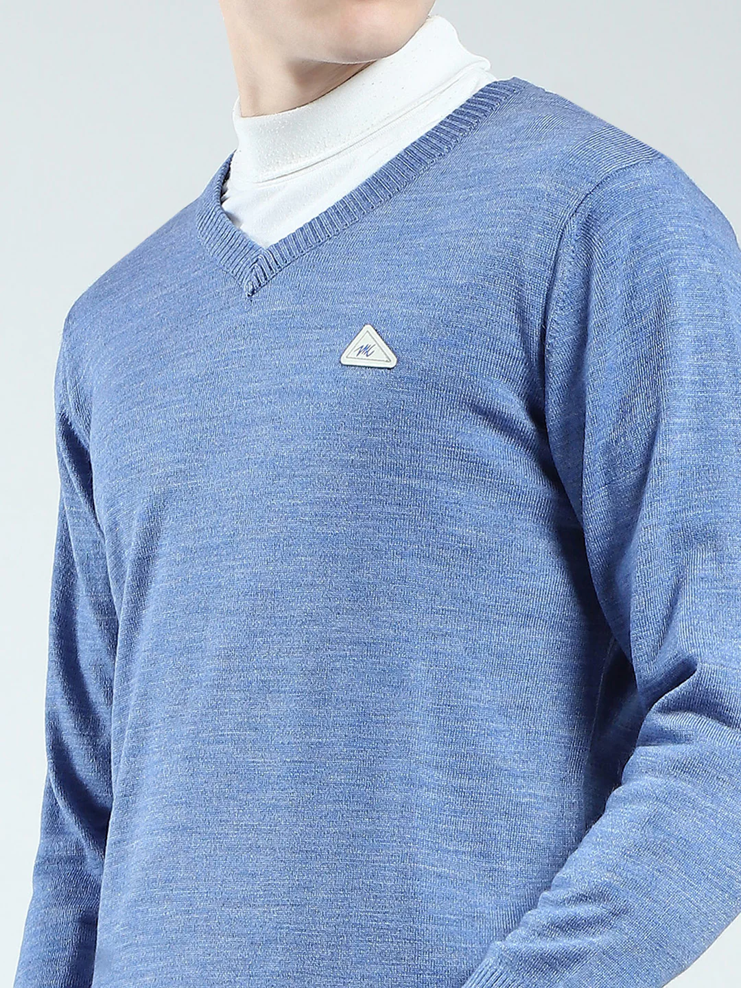 Men Blue Solid V Neck Full Sleeve Pullover - Image 6