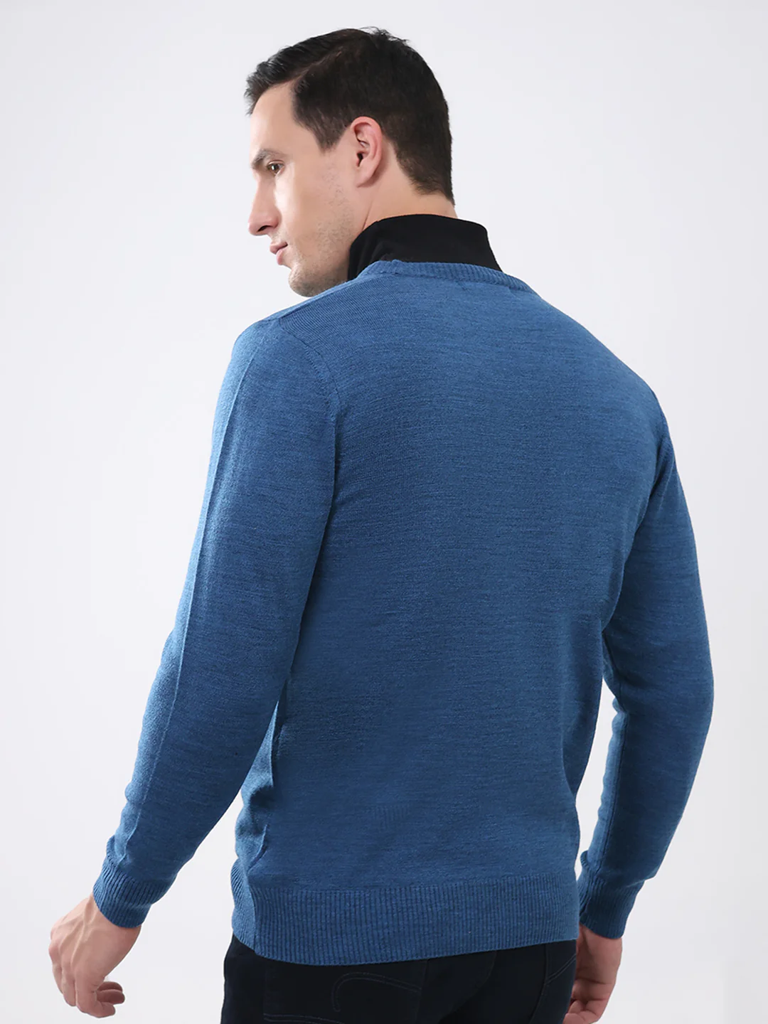Men Blue Solid V Neck Full Sleeve Pullover - Image 5