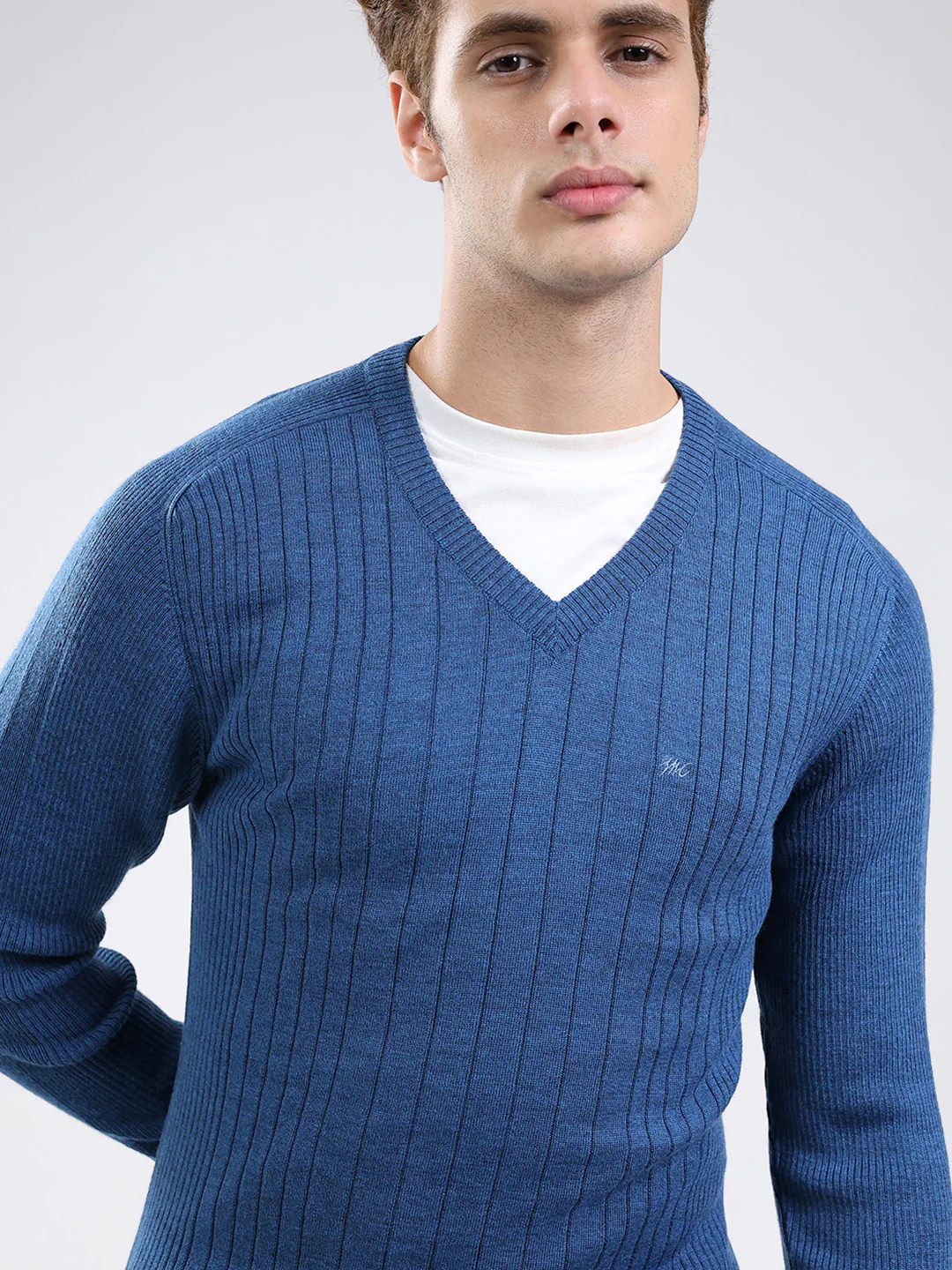 Men Blue Solid V Neck Full Sleeve Pullover - Image 6
