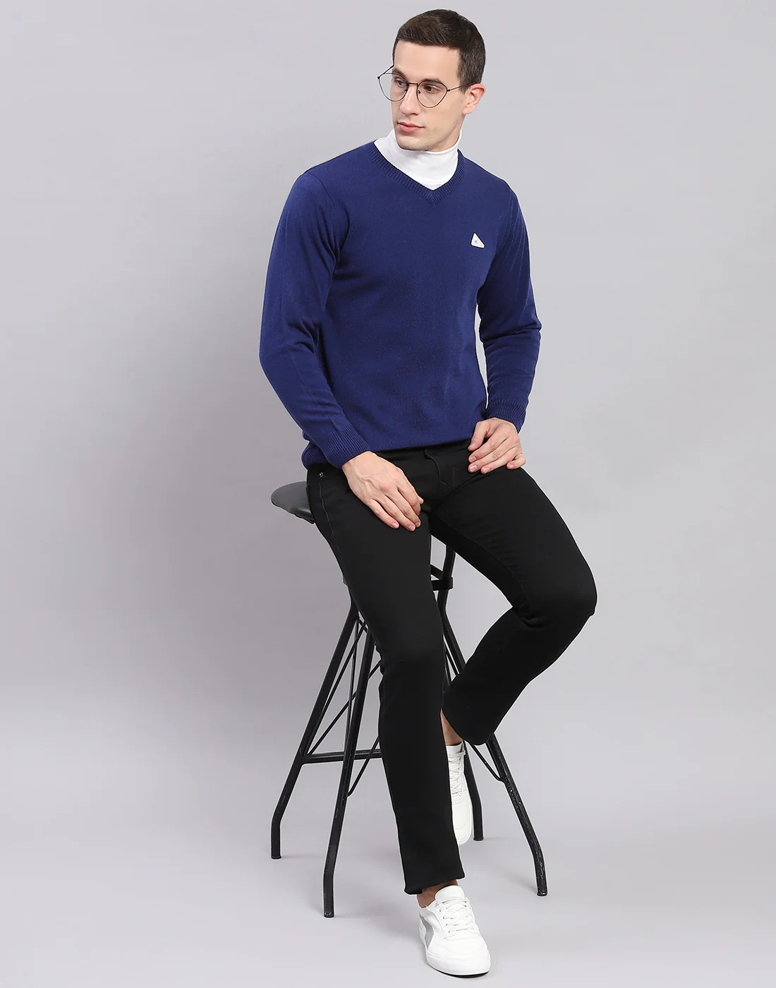 Men Blue Solid V Neck Full Sleeve Sweaters/Pullovers - Image 6