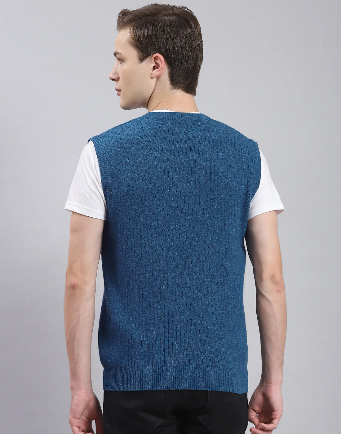 Men Blue Solid V Neck Sleeveless Sweater - Image 5