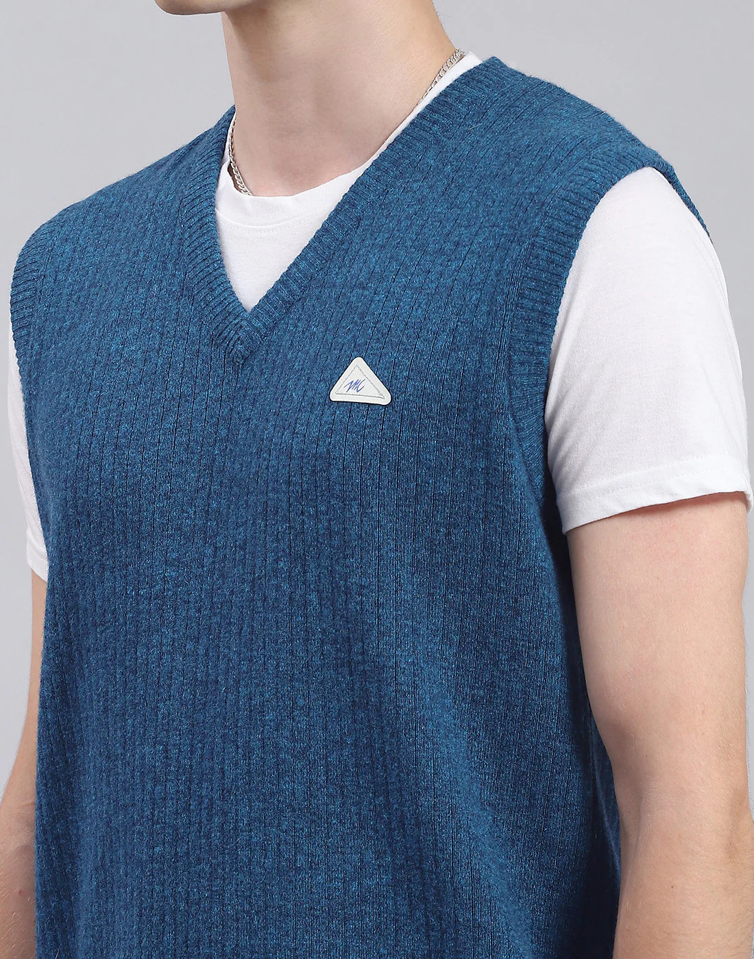 Men Blue Solid V Neck Sleeveless Sweater - Image 6