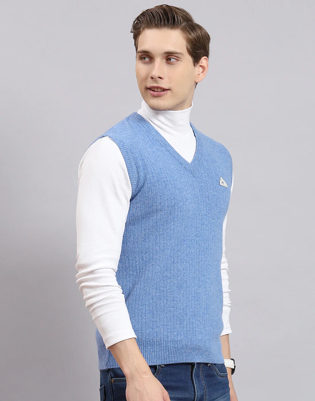 Men Blue Solid V Neck Sleeveless Sweater - Image 4