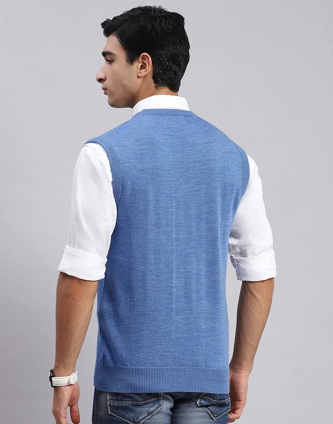 Men Blue Solid V Neck Sleeveless Sweater - Image 4