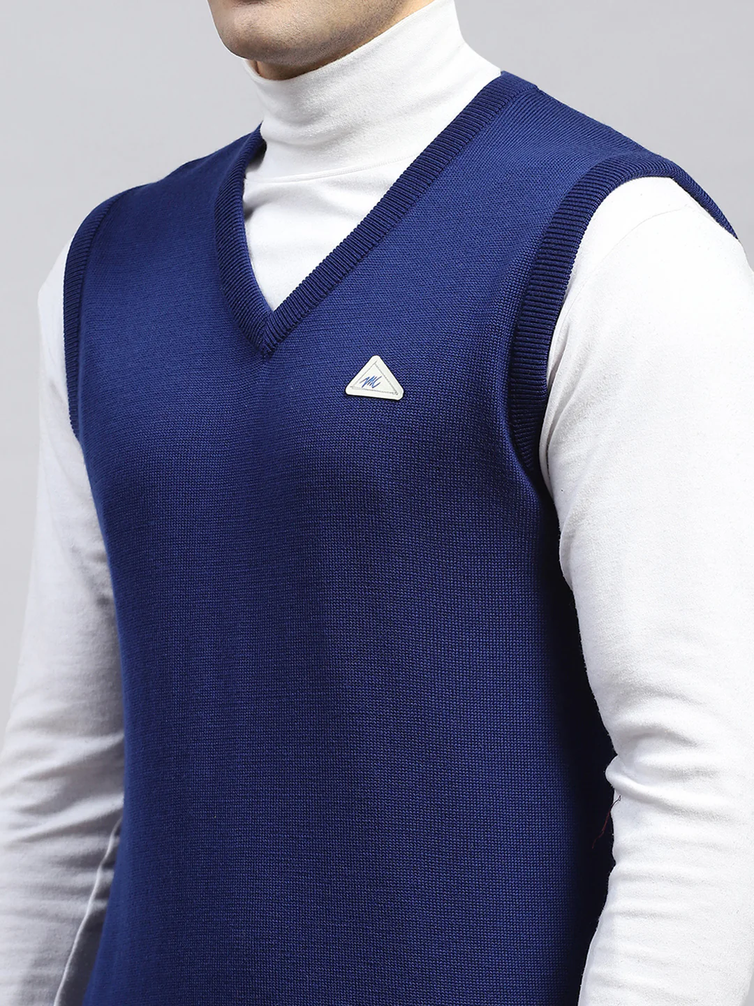 Men Blue Solid V Neck Sleeveless Sweater - Image 6