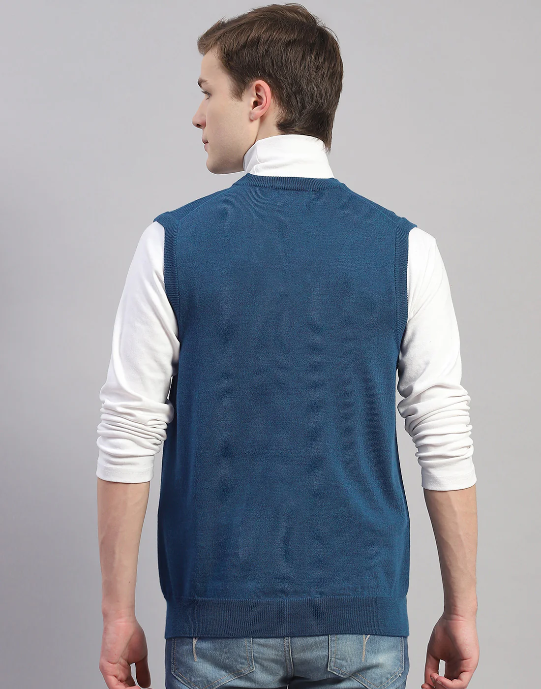 Men Blue Solid V Neck Sleeveless Sweater - Image 5