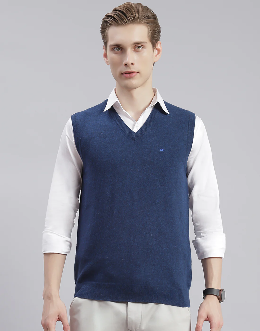 Men Blue Solid V Neck Sleeveless Sweater - Image 3