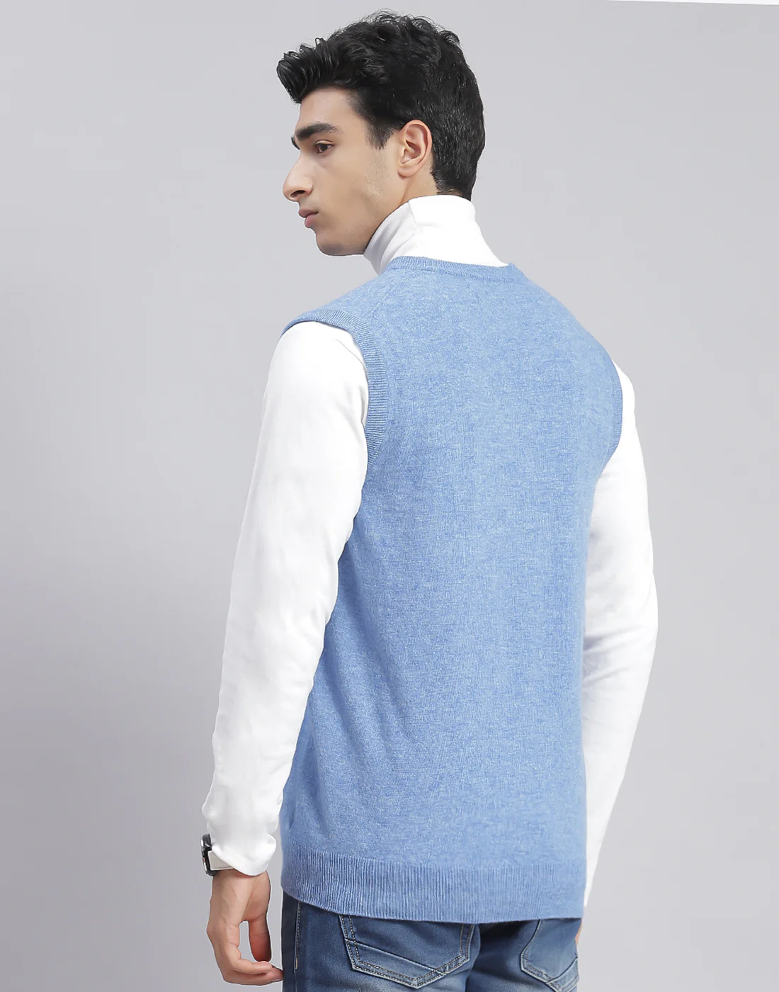 Men Blue Solid V Neck Sleeveless Sweater - Image 5