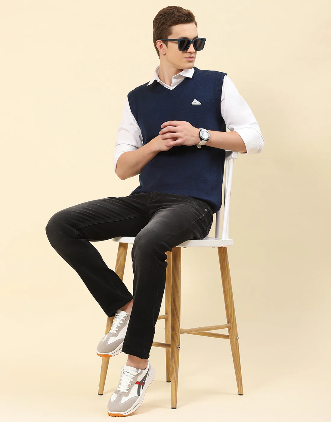 Men Blue Solid V Neck Sleeveless Sweater - Image 2