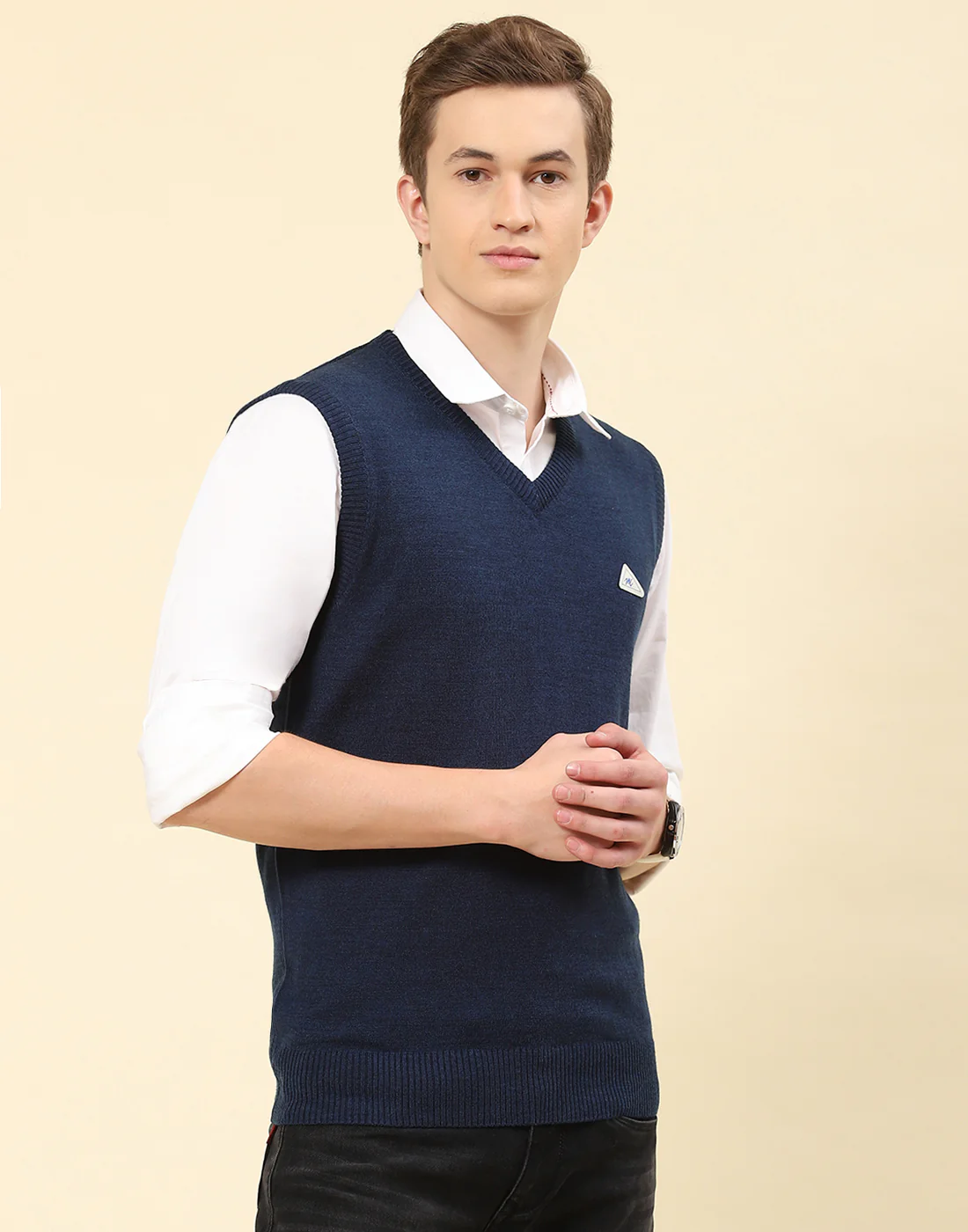 Men Blue Solid V Neck Sleeveless Sweater - Image 4