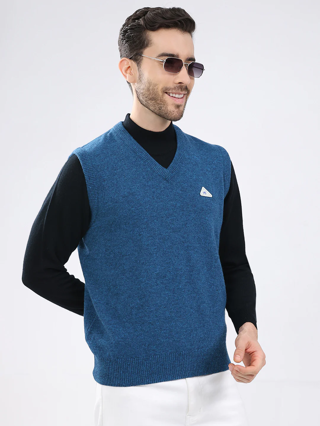 Men Blue Solid V Neck Sleeveless Sweater - Image 4