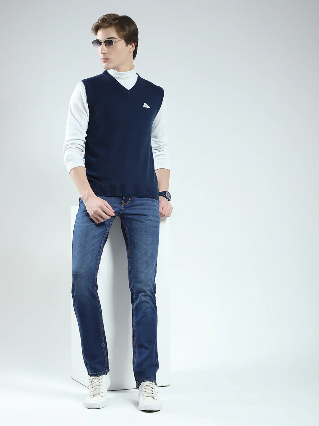 Men Blue Solid V Neck Sleeveless Sweater - Image 2