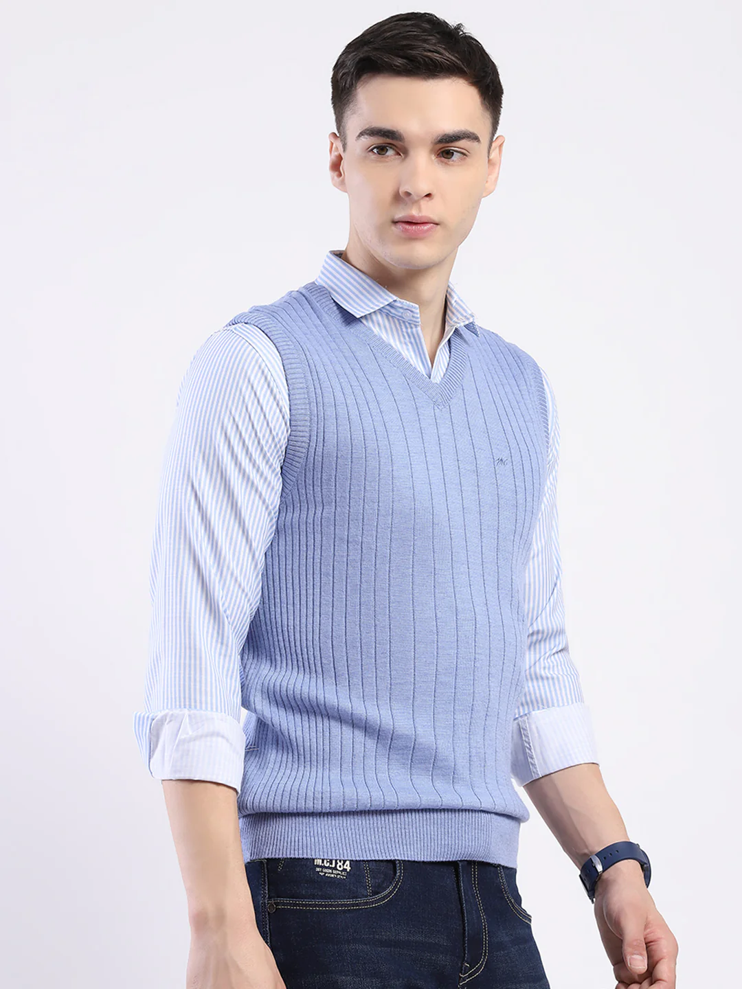 Men Blue Solid V Neck Sleeveless Sweater - Image 4