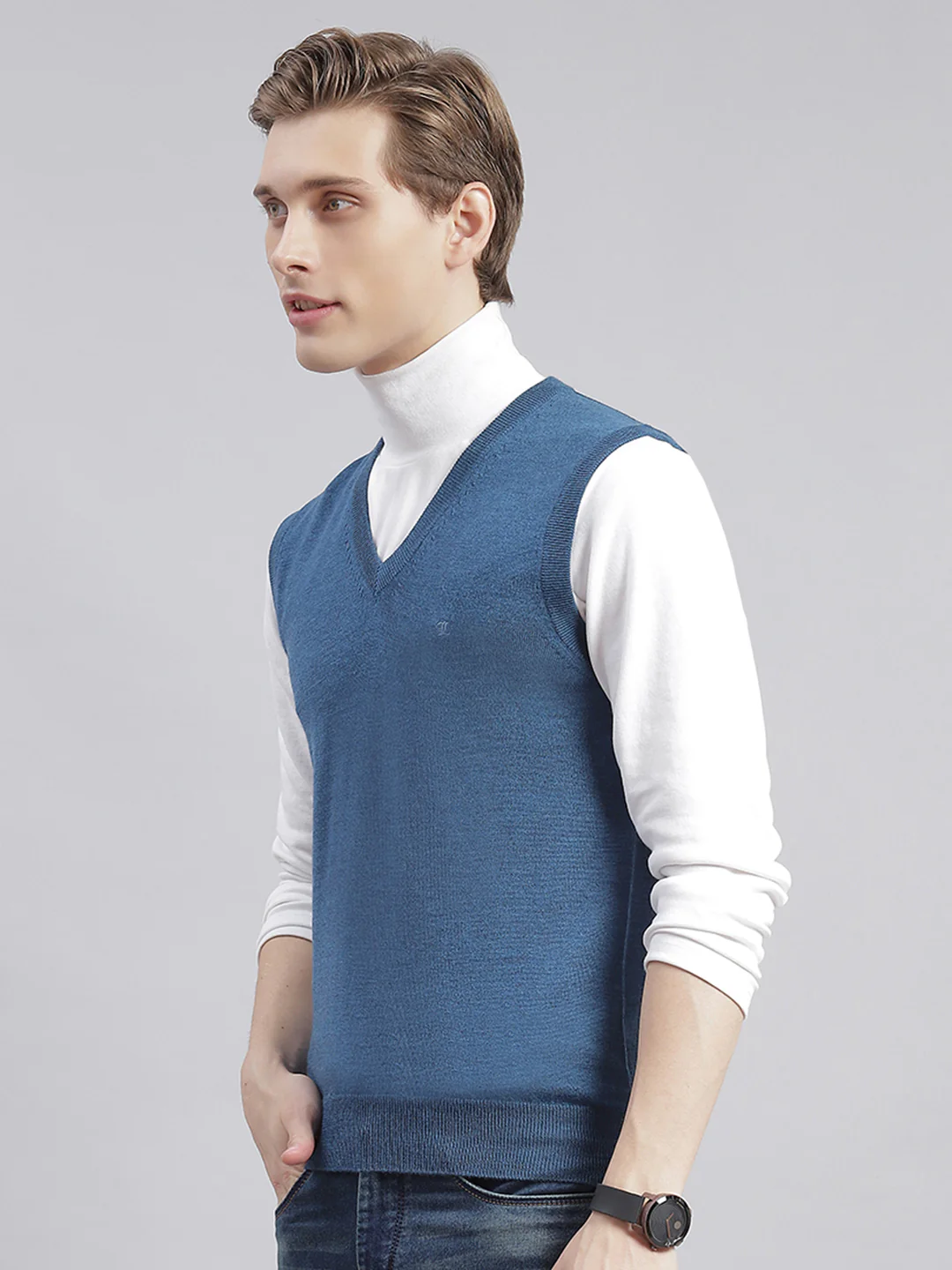 Men Blue Solid V Neck Sleeveless Sweaters/Pullovers - Image 3