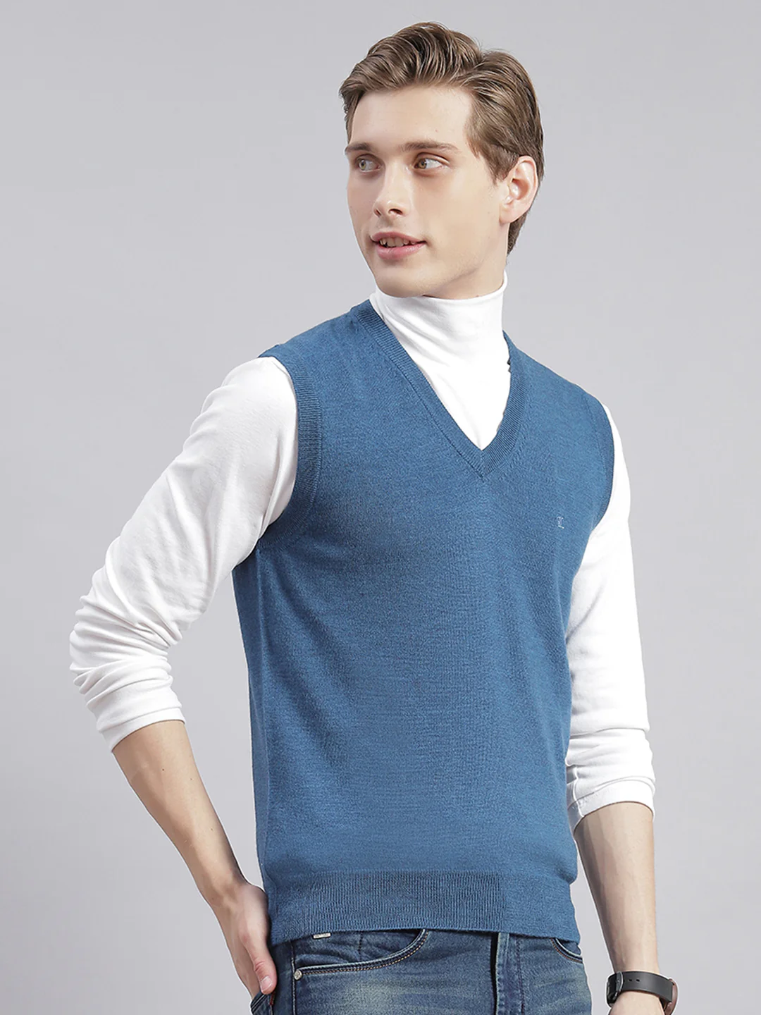 Men Blue Solid V Neck Sleeveless Sweaters/Pullovers - Image 4