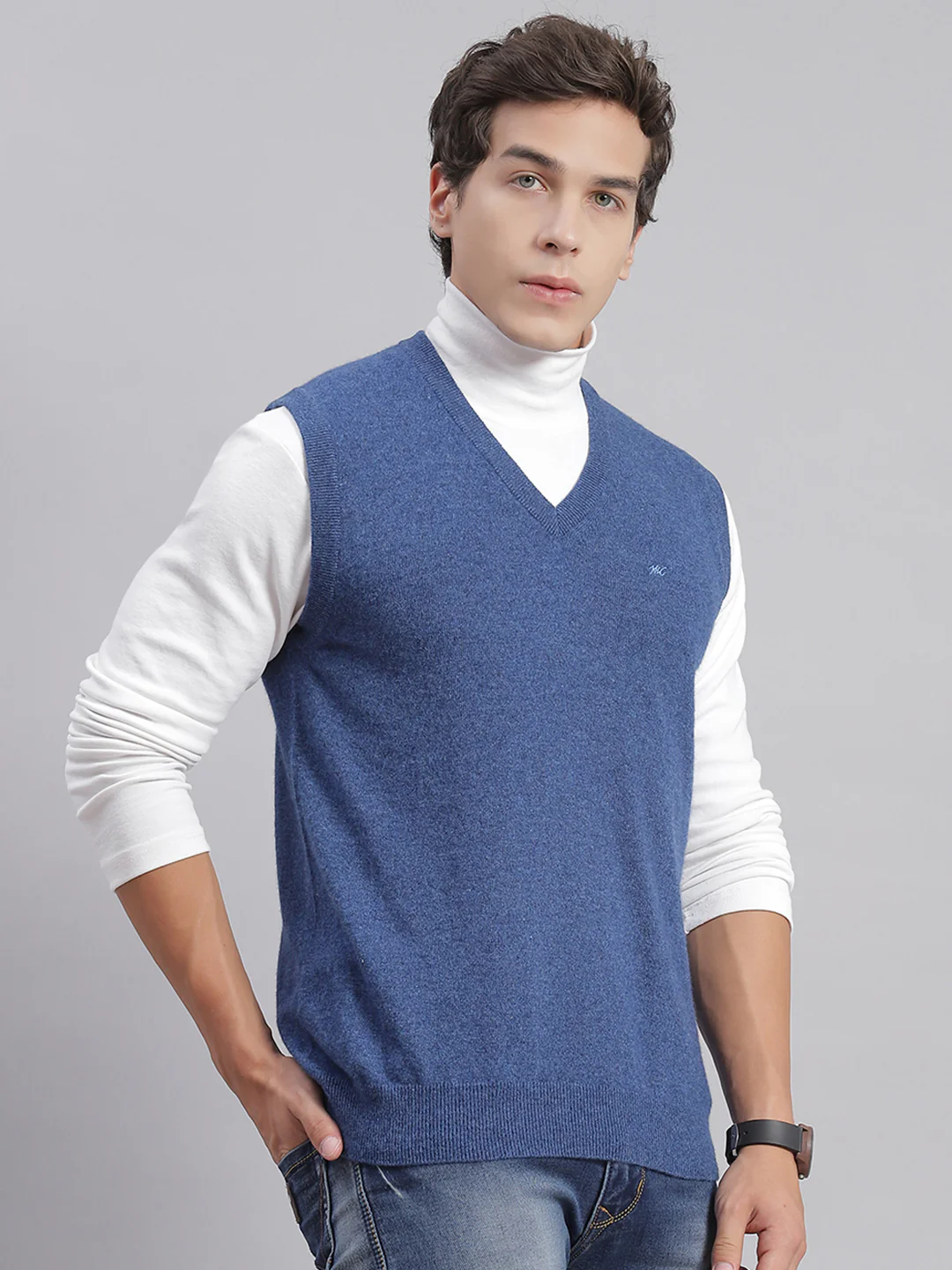 Men Blue Solid V Neck Sleeveless Sweaters/Pullovers - Image 4