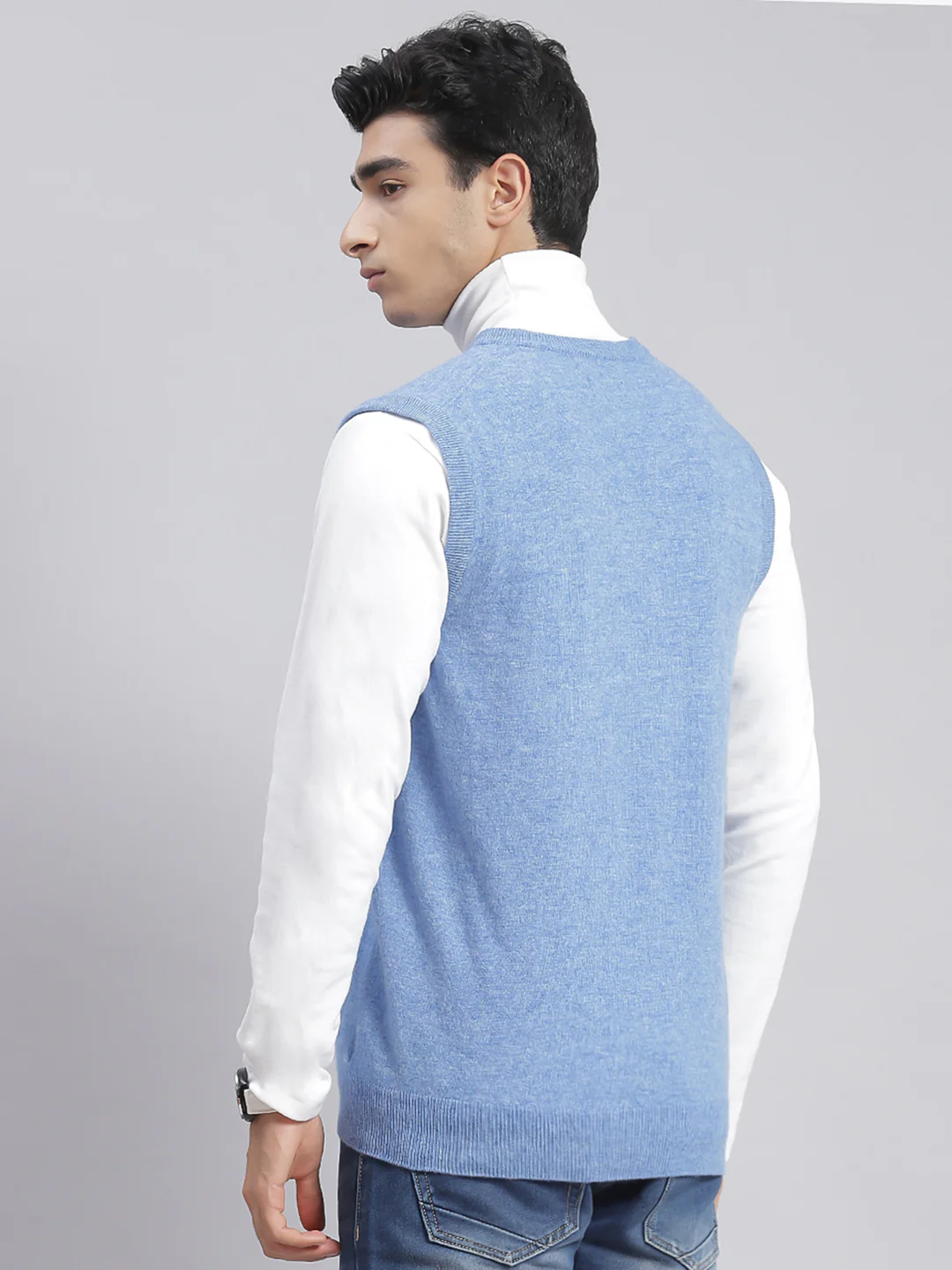 Men Blue Solid V Neck Sleeveless Sweaters/Pullovers - Image 5
