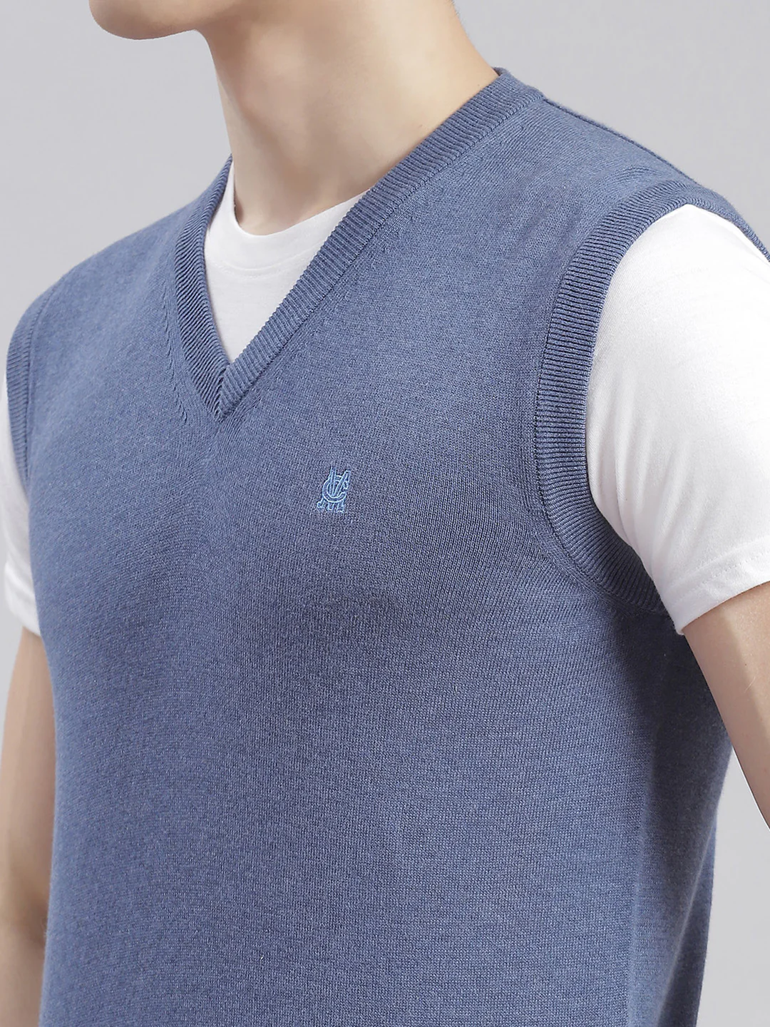 Men Blue Solid V Neck Sleeveless Sweaters/Pullovers - Image 6