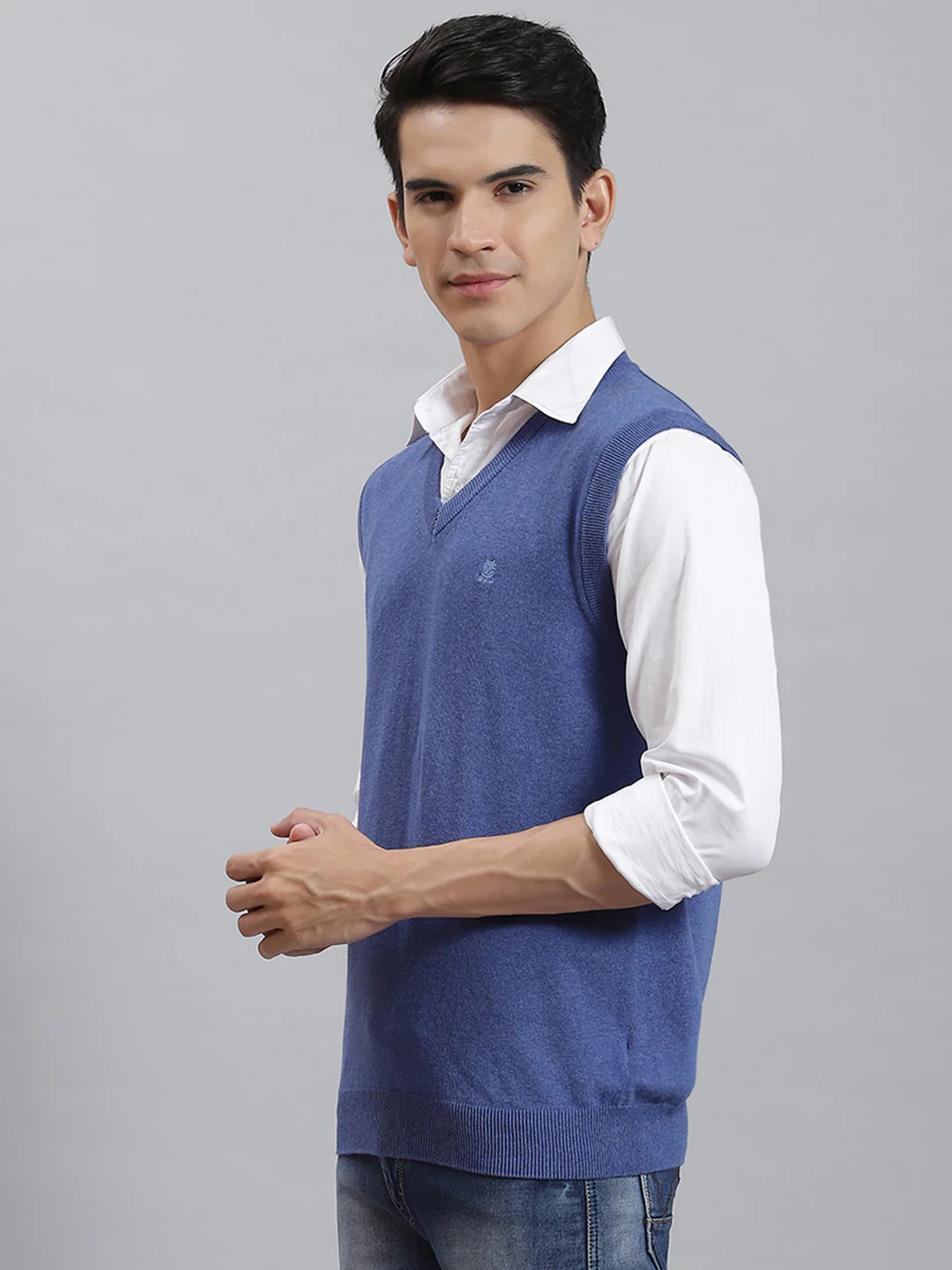 Men Blue Solid V Neck Sleeveless Sweaters/Pullovers - Image 3