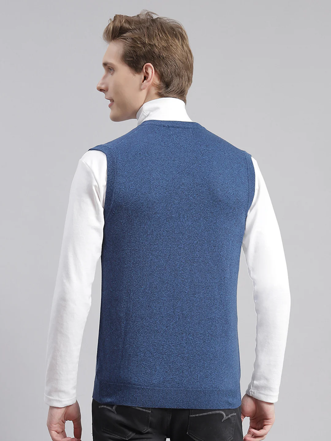 Men Blue Solid V Neck Sleeveless Sweaters/Pullovers - Image 5