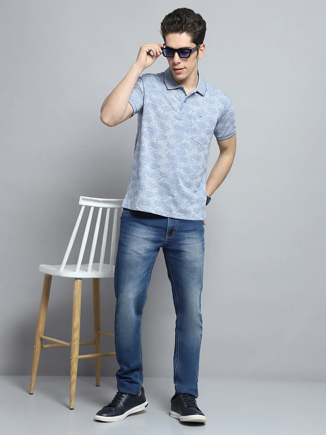 Men Blue Stripe Collar Half Sleeve T-Shirt - Image 2