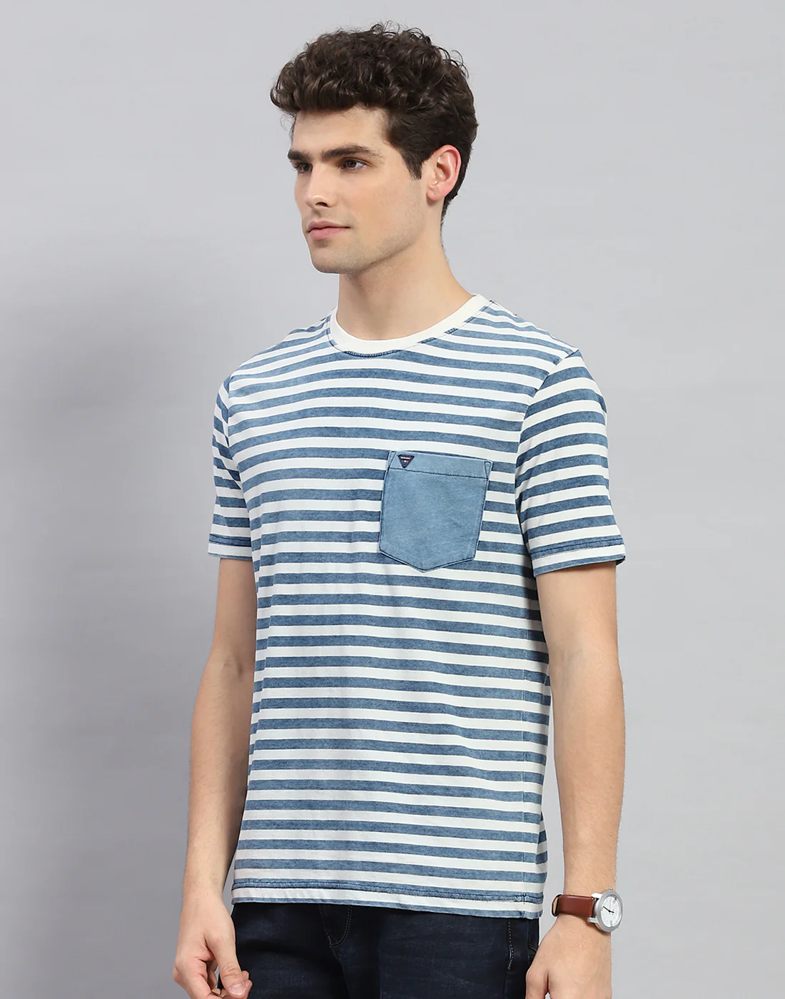 Men Blue Stripe Round Neck Half Sleeve T-Shirt - Image 3