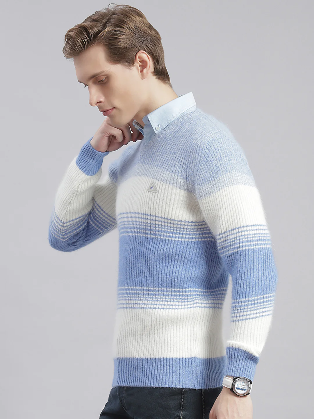 Men Blue Stripe V Neck Full Sleeve Sweaters/Pullovers - Image 4