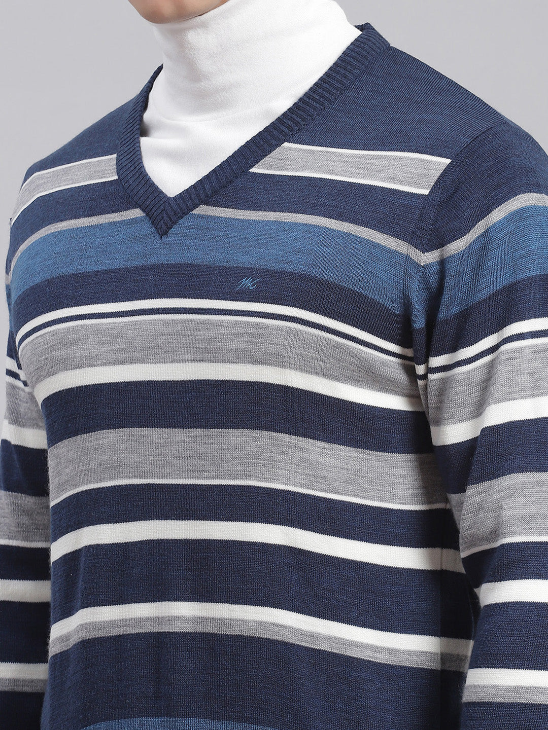 Men Blue Stripe V Neck Full Sleeve Sweaters/Pullovers - Image 6