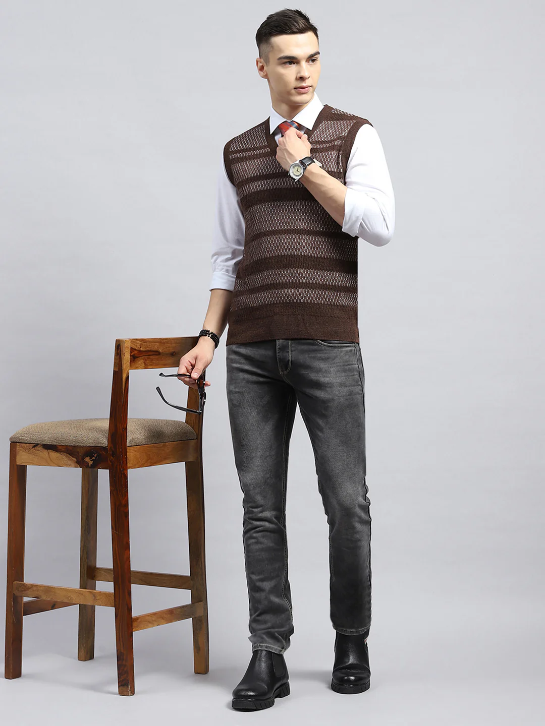 Men Brown Self Design V Neck Sleeveless Sweater - Image 2