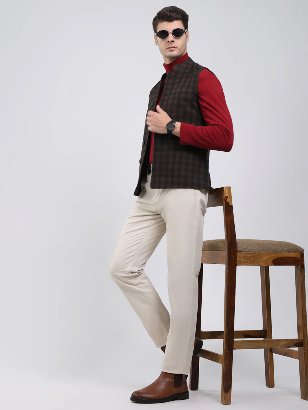 Men Brown Solid Band Neck Sleeveless Jacket - Image 2